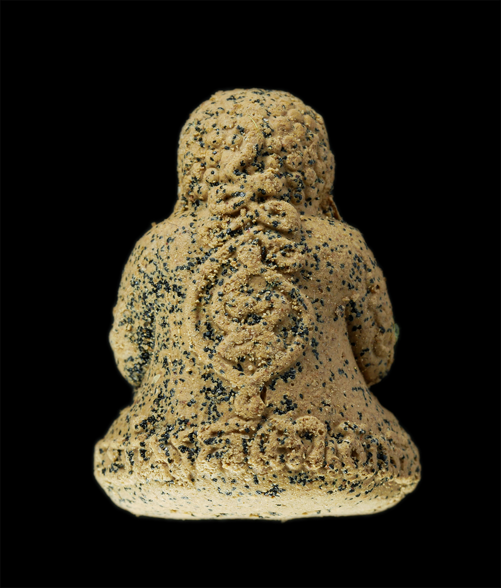 9Dec24 (35)bp.jpg - พระปิดตารวยทันใจ หลวงปู่สิงห์ทอง ปภากโร วัดป่าธรรมวิเวก (ซับตารี) อ.สอยดาว จ.จันทบุรี ปี2559 เนื้อผงพุทธคุณ ผงว่าน ฝังพลอยเสก โรยตะไบทองชนวน หมายเลข ๗ [..] | https://kamulet.in.th